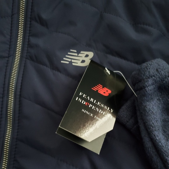 NWT- Mixed Media New Balance Lightweight Jacket - Picture 3 of 3